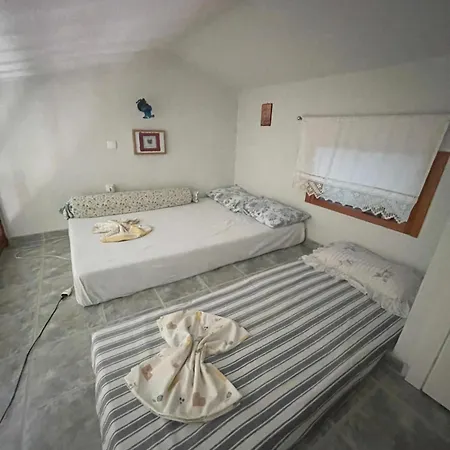 Petalides Breeze Maisonette 아파트 *