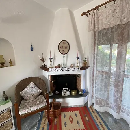 Petalides Breeze Maisonette