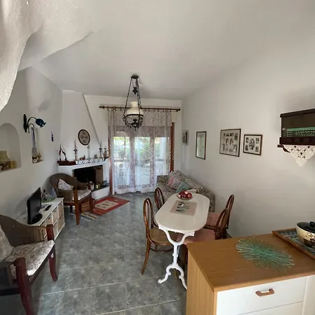 Petalides Breeze Maisonette